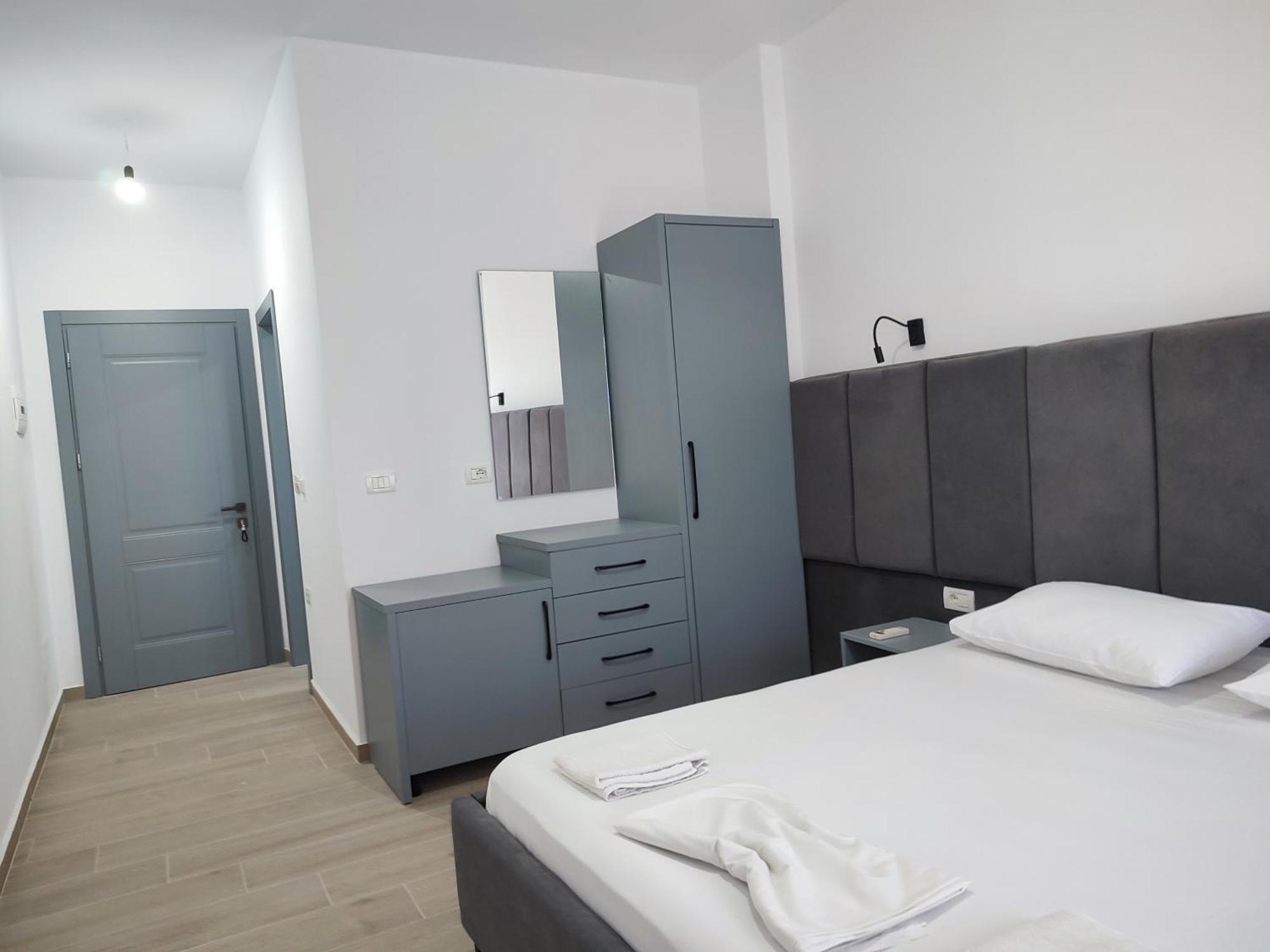Petros Rooms Himare Exterior photo
