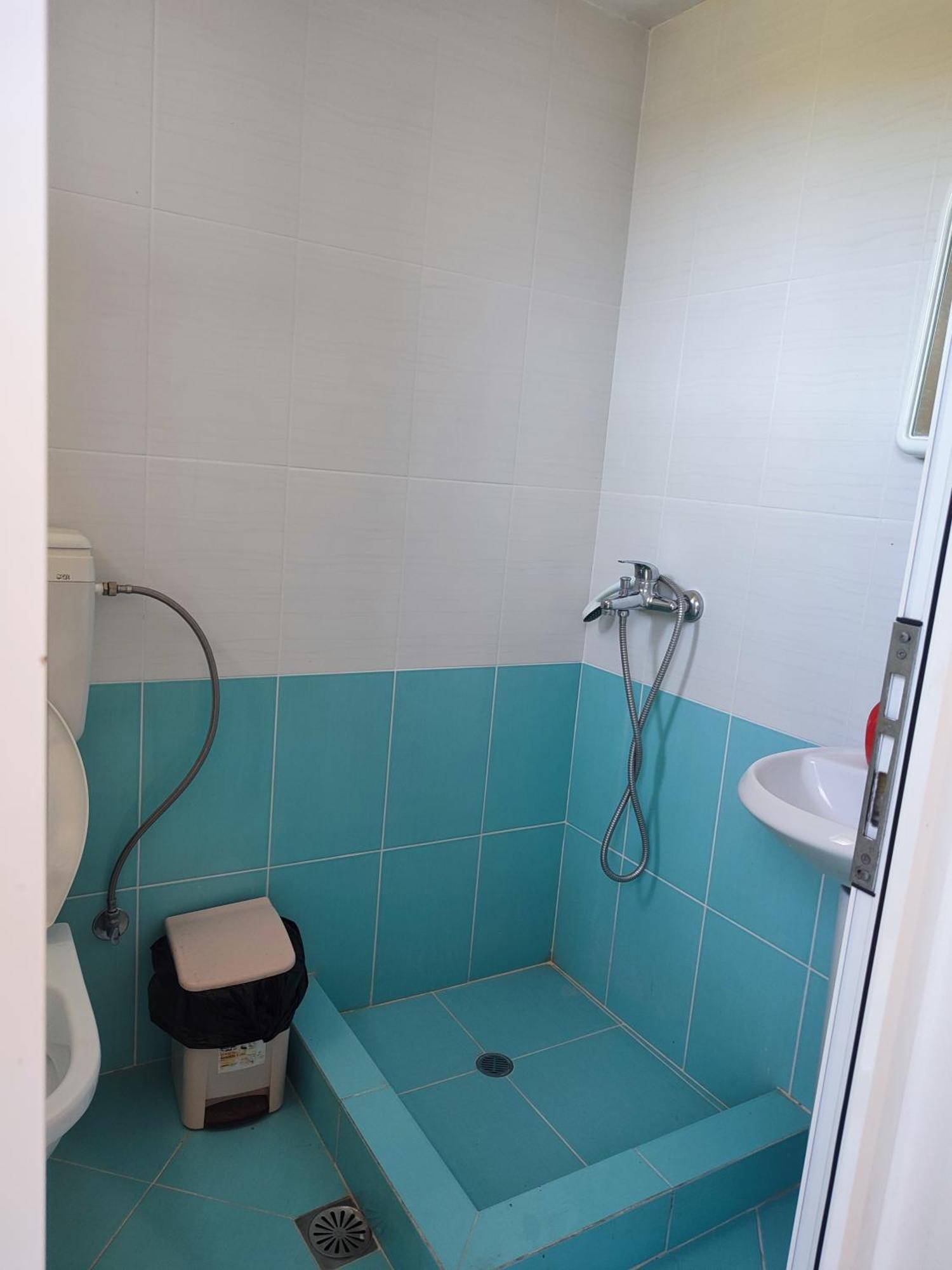 Petros Rooms Himare Exterior photo